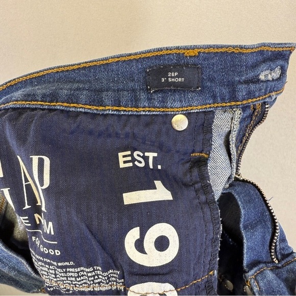 GAP Blue Jean Shorts with Distressed Hem Women's Size 26P 3" Short‎ - Picture 7 of 9